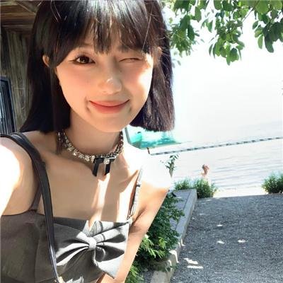 出水红莲